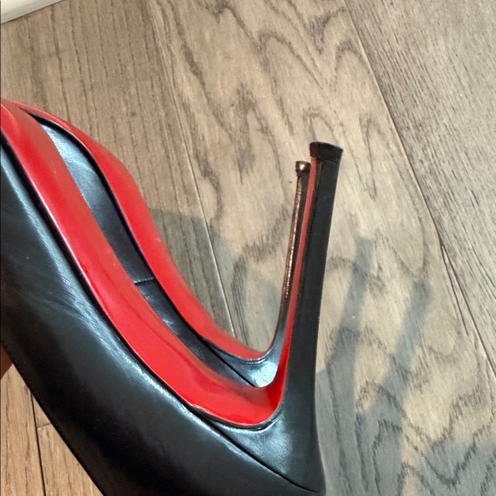 Christian Louboutin Classic Black Simple Stiletto Heels - Picture 7 of 9